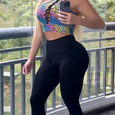 Conjunto Legging Preta e Top Onça Colorido